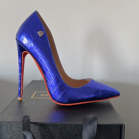 New CELYN ROZE pumps - Picture 3 of 5